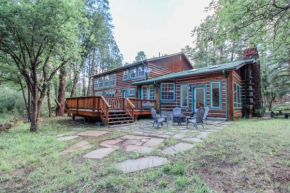 4,100 sf Luxury Log Cabin on the Creek Sleeps 18 and Right in Town
